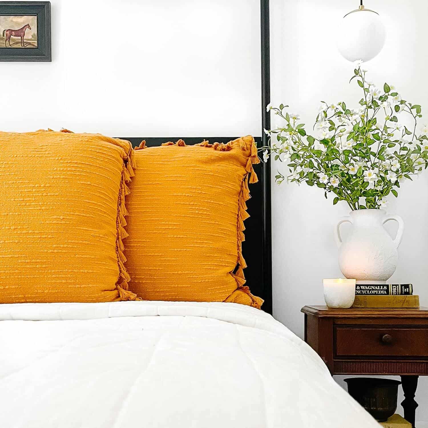 10 Easy Ways To Store Your Bed Throw Pillows At Night