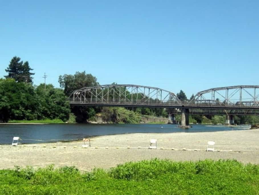 Healdsburg Veterans Memorial Beach Russian River swimming spots