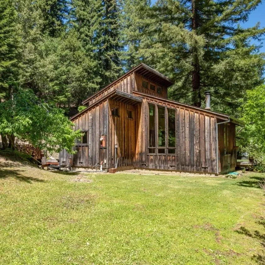 outside of 136 home cabin